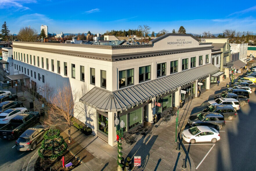 More Photos Of 412 Front St, Lynden Storefront Retail Residential For Sale
