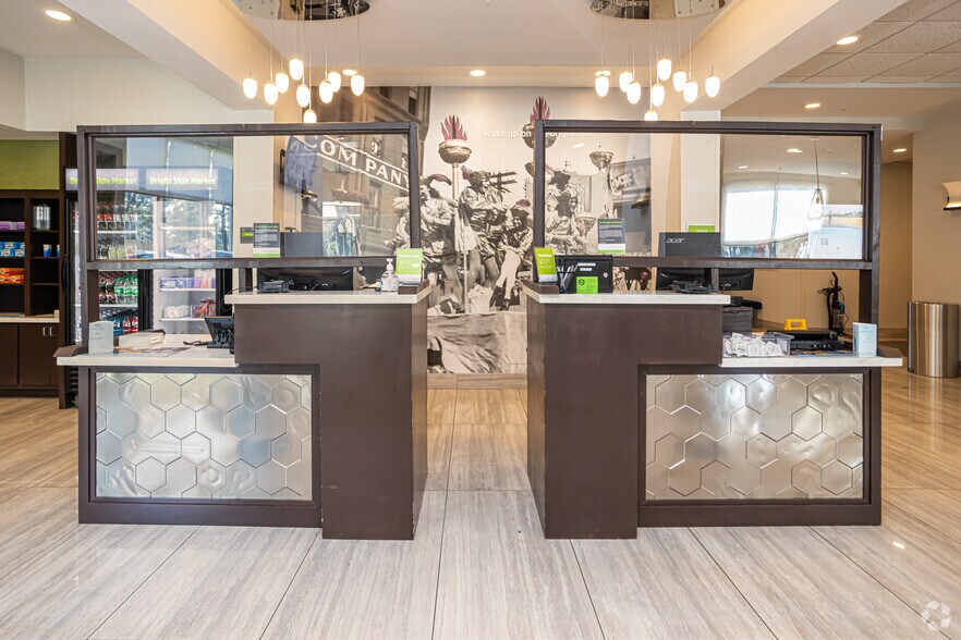 More Photos Of 3650 Airport Blvd, Mobile Hotel For Sale