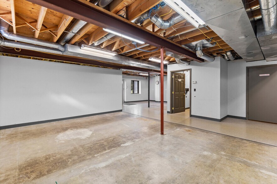 More Photos Of 1450 E Ridge Rd, Rochester Freestanding For Sale