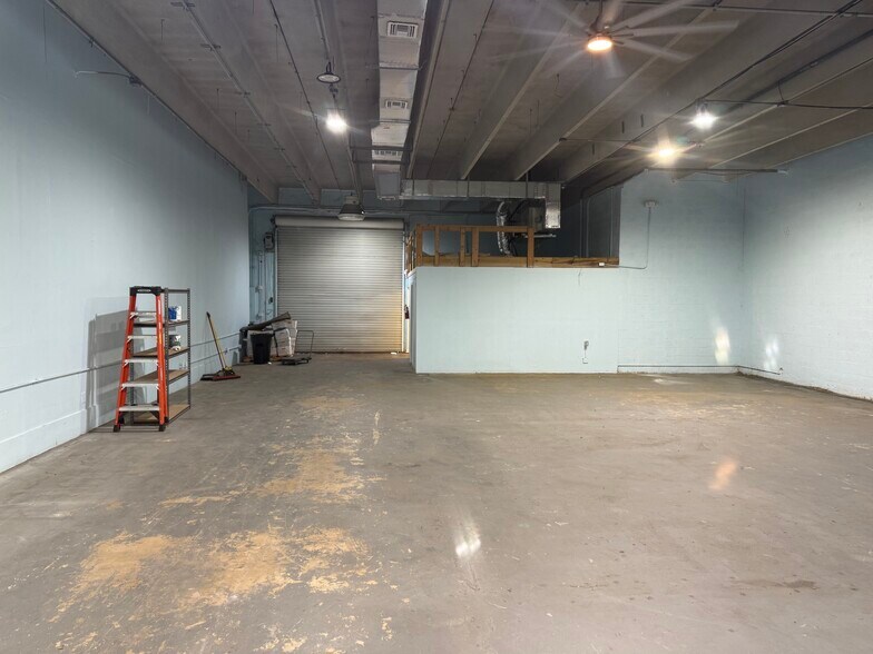 More Photos Of 430 Ansin Blvd, Hallandale Beach Warehouse For Lease