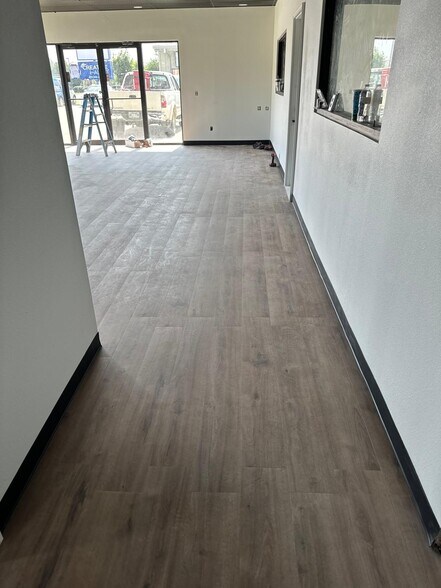 More Photos Of 1210 SE Walton Blvd, Bentonville Freestanding For Lease