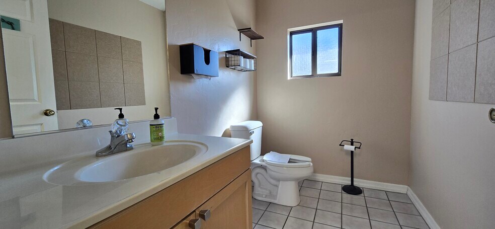 More Photos Of 154 E Merritt St, Prescott Medical For Lease