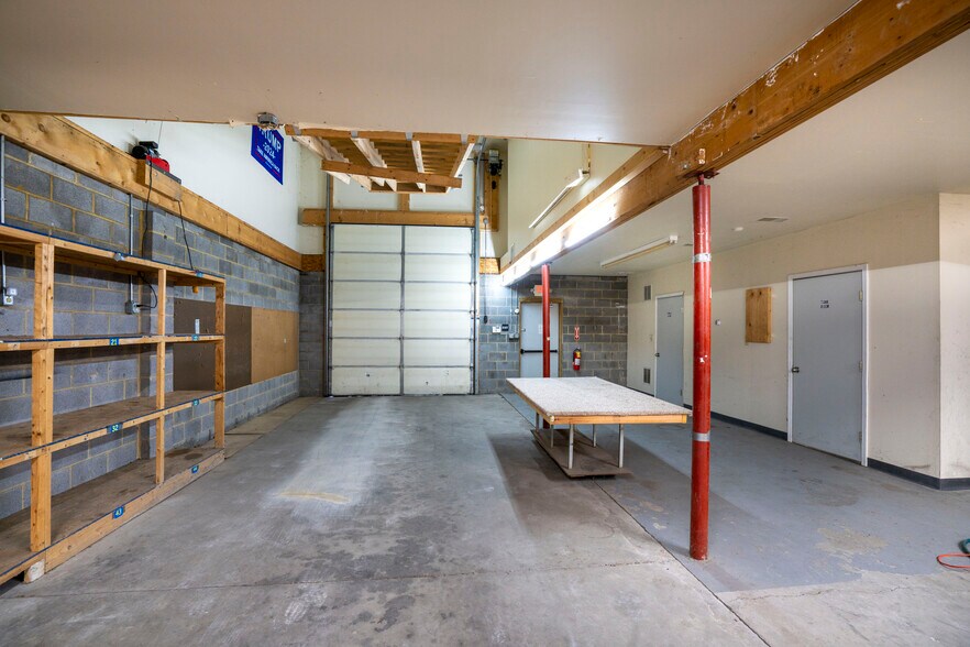 More Photos Of 3340 E Pleasant Valley Blvd, Altoona Freestanding For Sale