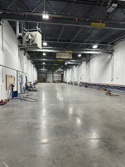 More Photos Of 33 Broadcommon Rd, Bristol Warehouse For Lease