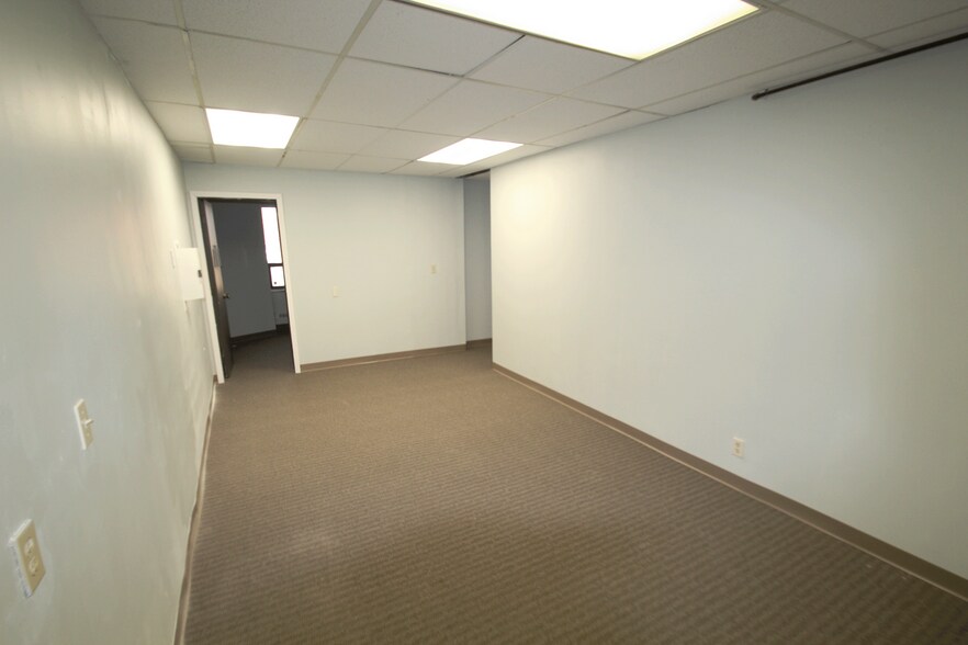 More Photos Of 5706 Turney Rd, Garfield Heights Medical For Lease