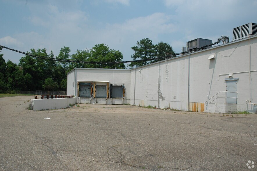 More Photos Of 2885-2899 Terry Rd, Jackson General Retail For Sale