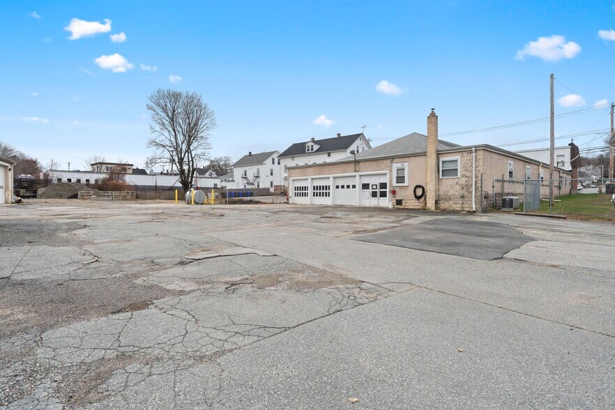 More Photos Of 1072 Main St, West Warwick Office For Sale