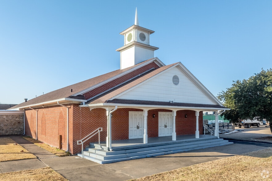 More Photos Of 2915 Broadway Blvd, Garland Religious Facility For Sale