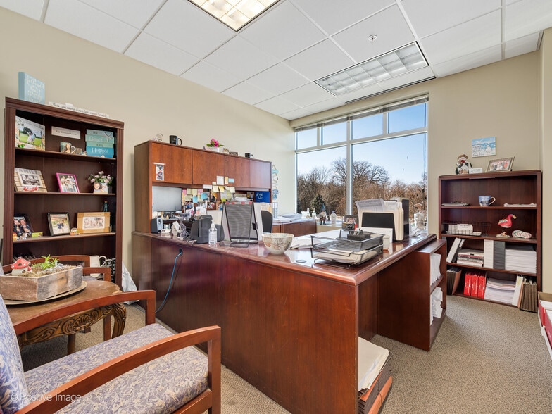 More Photos Of 400 S County Farm Rd, Wheaton Office For Sale
