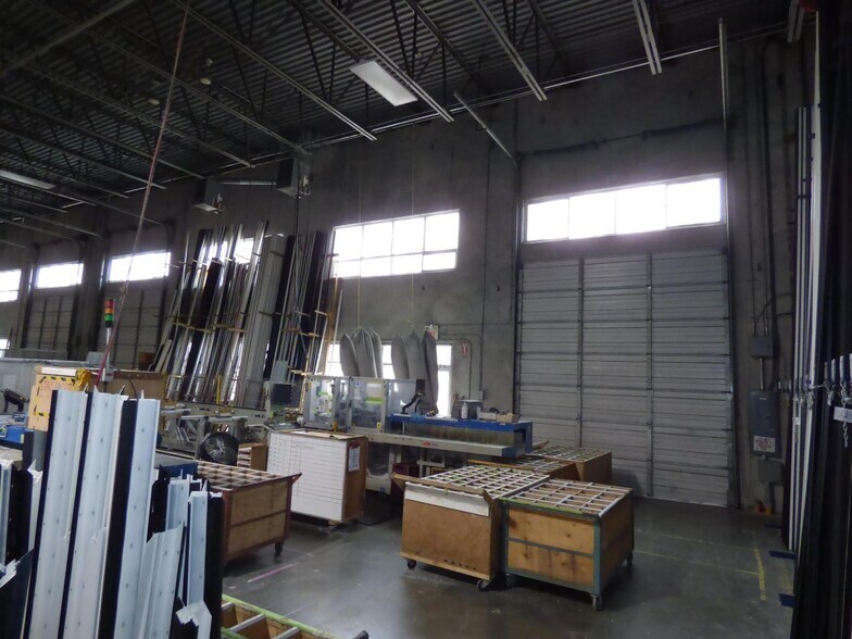 More Photos Of 8104 Evans Rd, Chilliwack Manufacturing For Sale