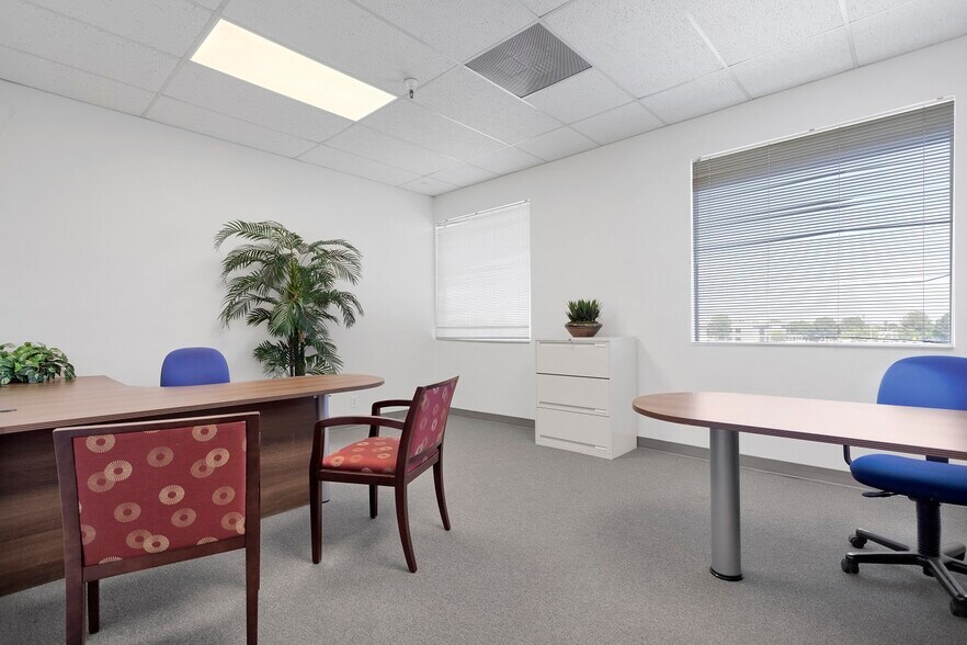 More Photos Of 15490 Civic Dr, Victorville Office For Lease