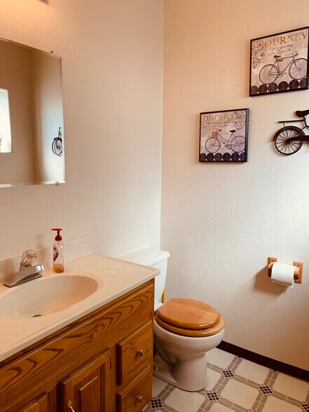 More Photos Of 2301 Main St, Susanville Storefront Retail Office For Sale