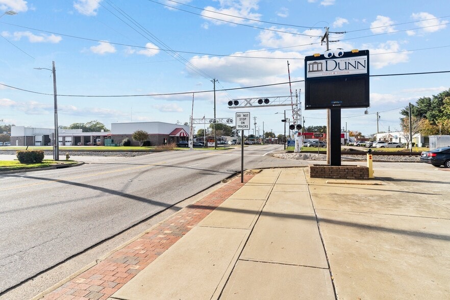 More Photos Of 123 S Railroad Ave, Dunn General Retail For Sale