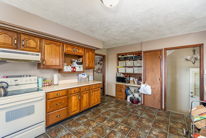 More Photos Of 7195 Singer Rd, Dayton Horse Stables For Sale