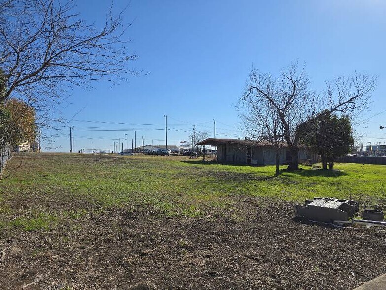 More Photos Of 1688 Business IH 35 Hwy, New Braunfels Land For Sale