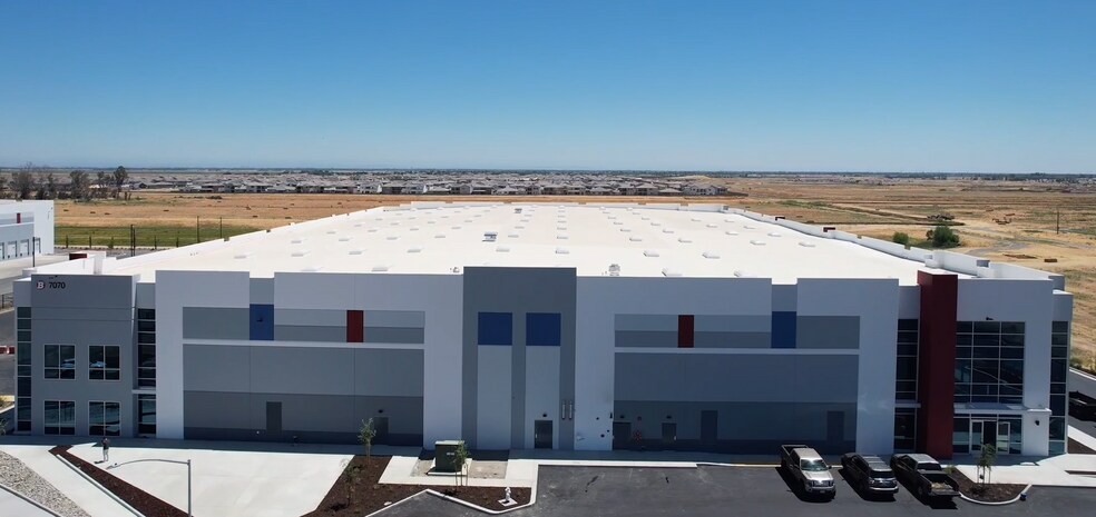More Photos Of 7070 Badiee Dr, Sacramento Warehouse For Lease