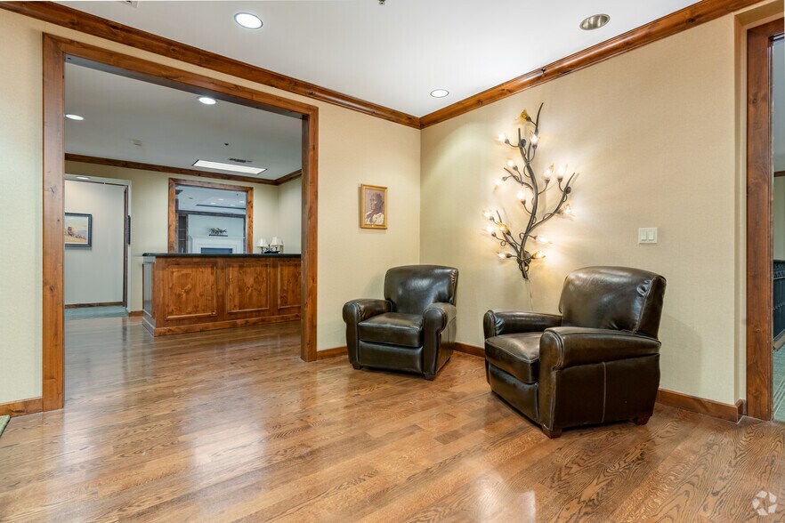 More Photos Of 1121 S Carroll Ave, Southlake Office For Lease