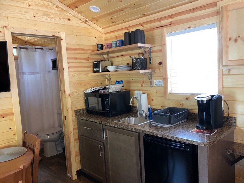 More Photos Of 4171 E US Highway 54, Linn Creek Trailer Camper Park For Sale