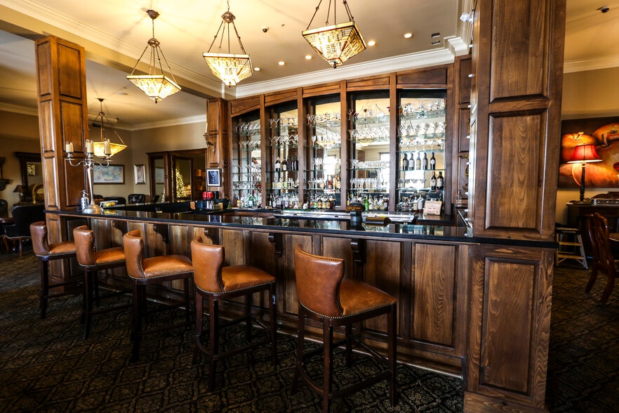 More Photos Of 1024 Noble St, Anniston Storefront Retail Office For Sale