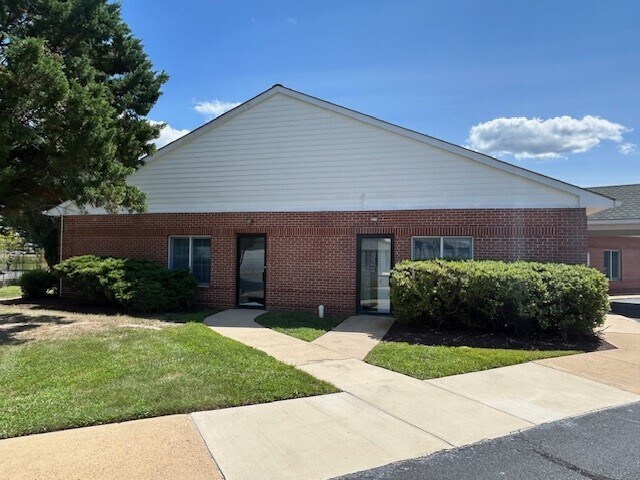 More Photos Of 8579 Commerce Dr, Easton Medical For Sale