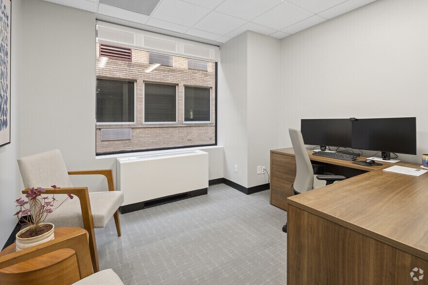 More Photos Of 1627 K St NW, Washington Office For Sale