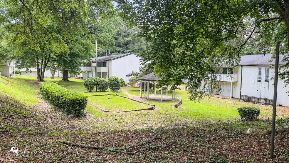 More Photos Of 2600 Old Hapeville Rd SW, Atlanta Apartments For Sale