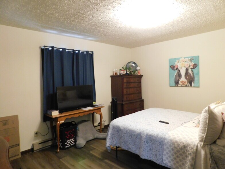 More Photos Of 10 Campbell Ct, Salem Apartments For Sale