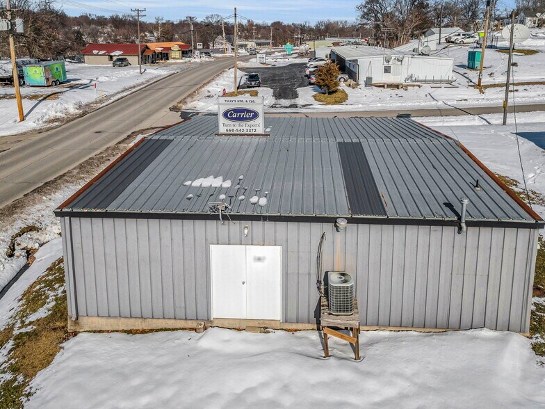 More Photos Of 700 Waters St, Carrollton Freestanding For Sale