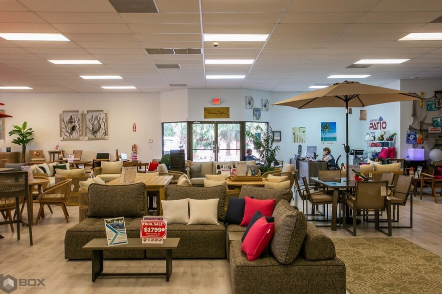 More Photos Of 2050 N University Dr, Sunrise Freestanding For Lease