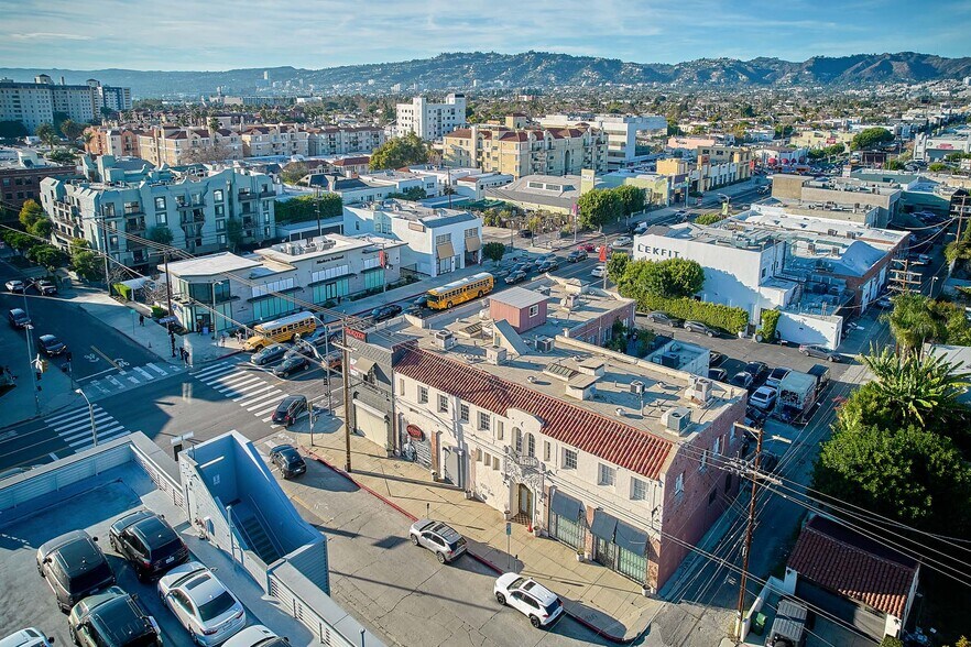 More Photos Of 358-360 S La Brea Ave, Los Angeles Storefront Retail Office For Lease
