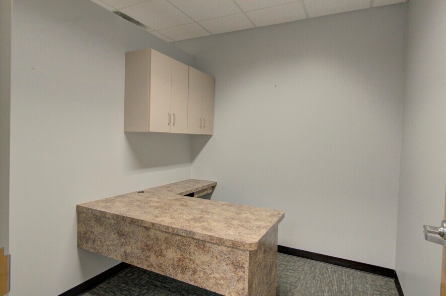 More Photos Of 366 N Portland Way, Galion Medical For Lease