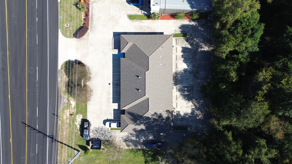 More Photos Of 18522 Magnolia Bridge Rd, Greenwell Springs Office For Lease