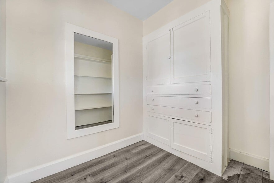 More Photos Of 4626 Wall St, Los Angeles Apartments For Sale
