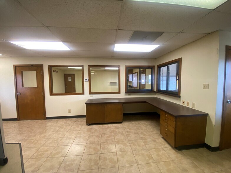 More Photos Of 140 Industrial Park Dr dr, Bay City Industrial For Sale