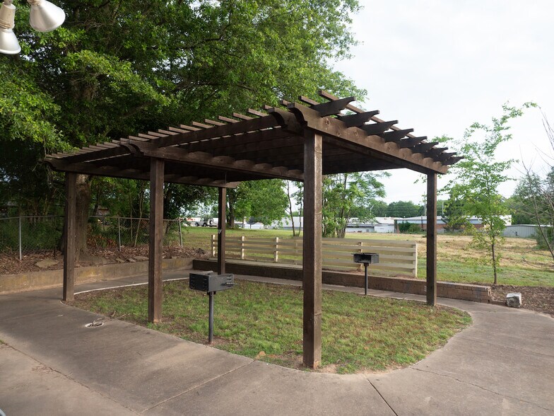 More Photos Of 714 Taylor Dr, Winnsboro Apartments For Sale