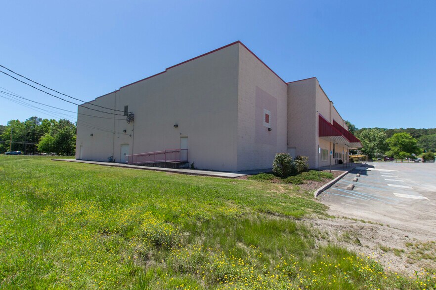 More Photos Of 3519 S Broad St, Scottsboro Sports And Entertainment For Sale
