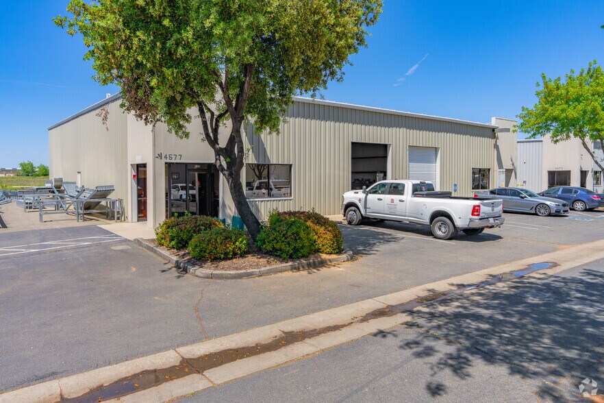 More Photos Of 4577 Skyway Dr, Olivehurst Warehouse For Sale