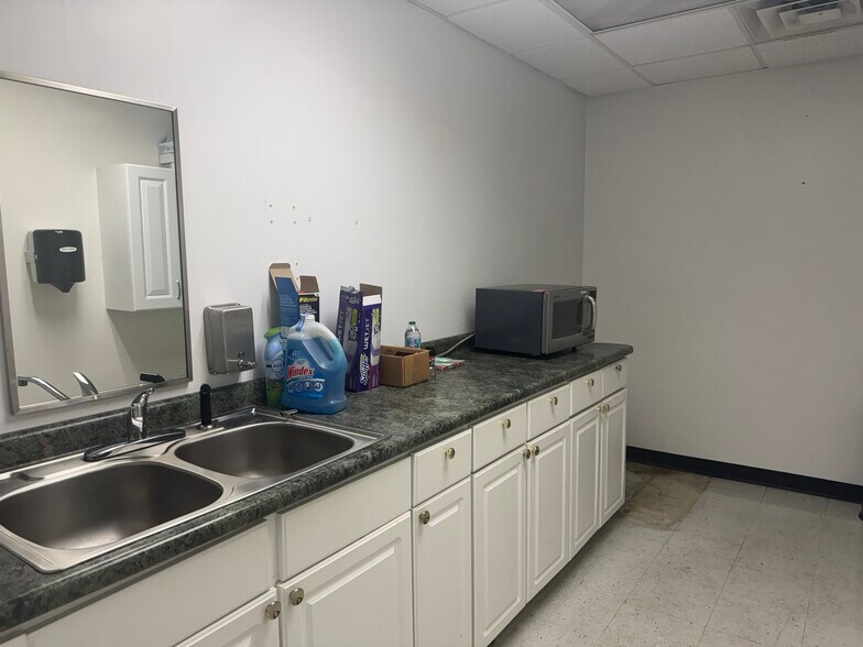 More Photos Of 747 Kaolin rd, Sandersville Warehouse For Sale