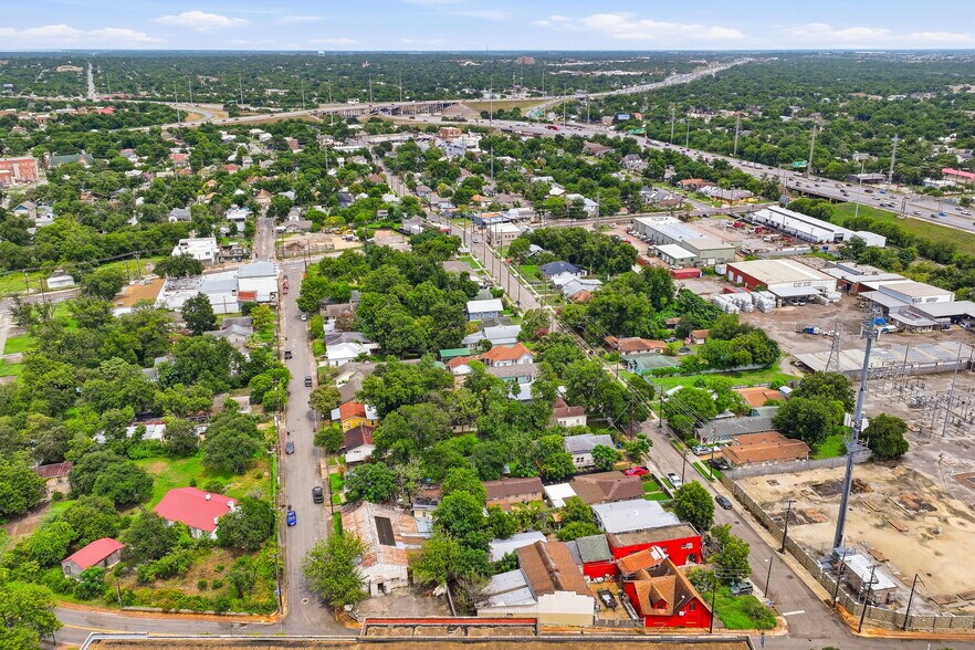 More Photos Of 200 Mission Rd, San Antonio Flex For Sale