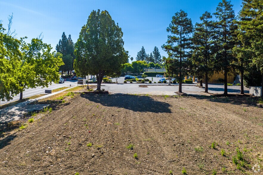 More Photos Of 4390 Clayton Rd, Concord Restaurant For Lease