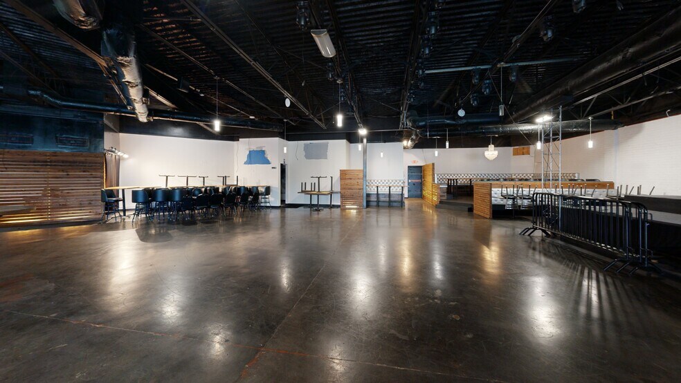 More Photos Of 17401-17489 Preston Rd, Dallas Storefront For Lease