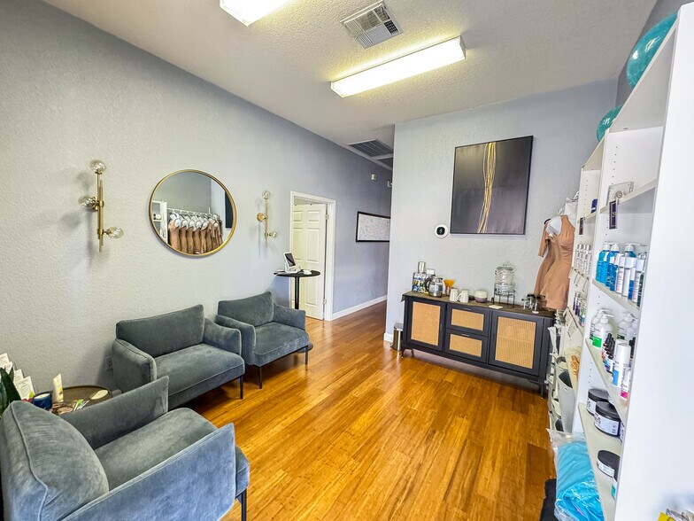 More Photos Of 600 Round Rock West, Round Rock Office For Lease