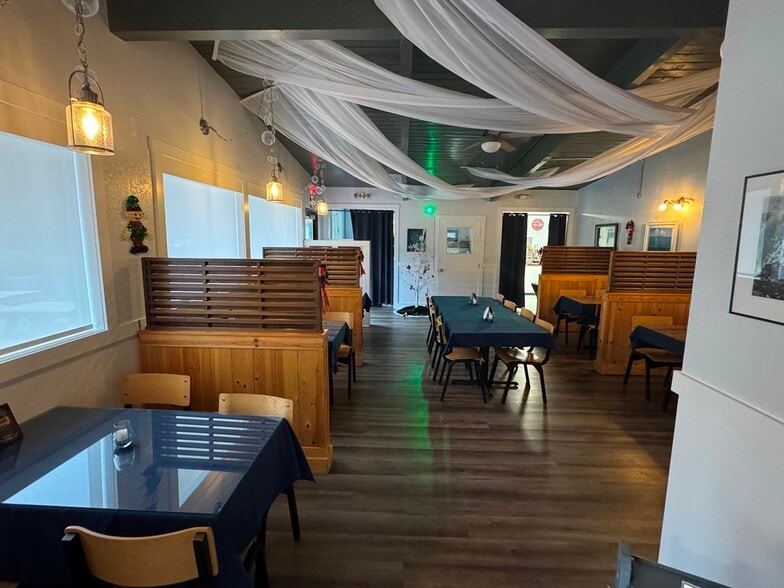 More Photos Of 3245 N Highway 101, Depoe Bay Restaurant For Sale