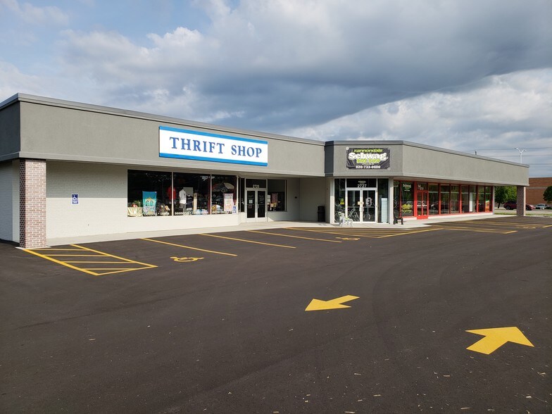 More Photos Of 2725-2731 N Meade St, Appleton Storefront Retail Office For Lease