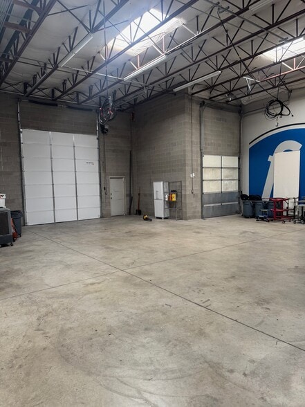 More Photos Of 3789 S 300 W, Salt Lake City Showroom For Lease