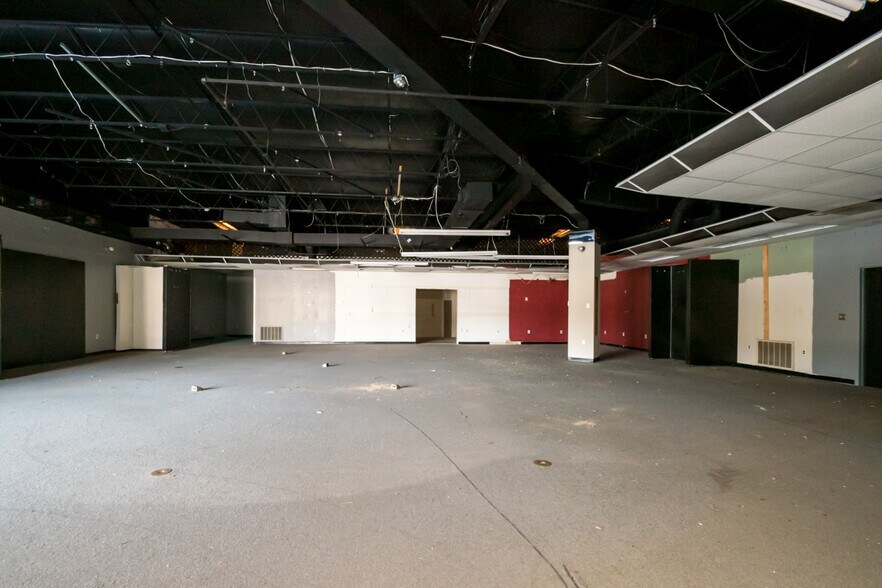 More Photos Of 5810 Kirkwood Hwy, Wilmington Unknown For Lease