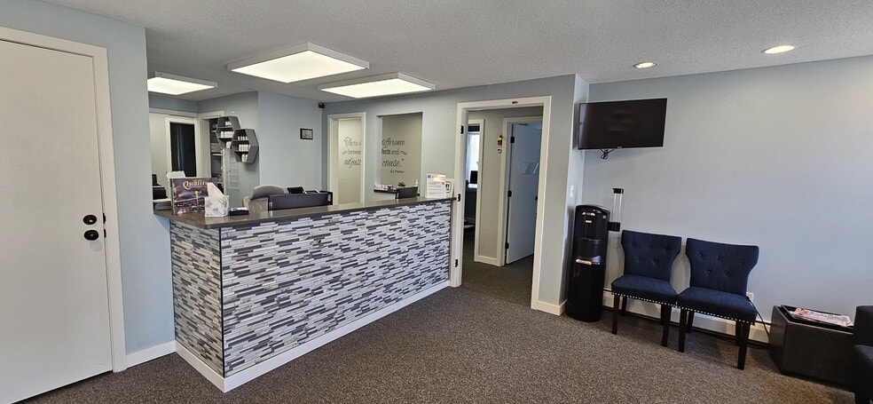 More Photos Of 102 Hopmeadow St, Weatogue Medical For Sale