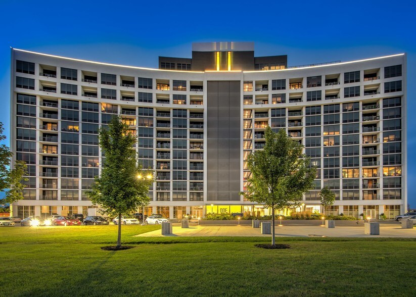 More Photos Of 3400 W Stonegate Blvd, Arlington Heights Coworking Space