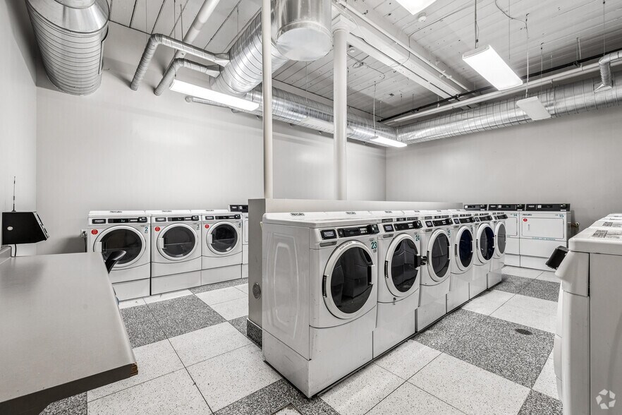 More Photos Of 811-827 Court St, Utica Apartments For Lease