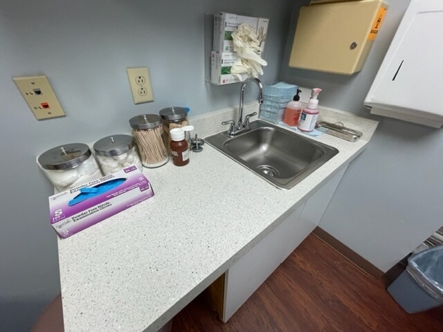 More Photos Of 8940 Kingsridge Dr, Centerville Medical For Sale